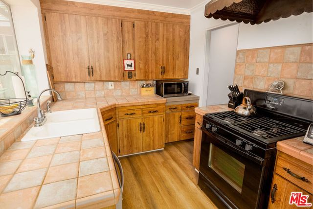 6058 W 76th Street, Los Angeles, CA 90045