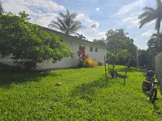 6590 SW 46th Street, Davie, FL 33314