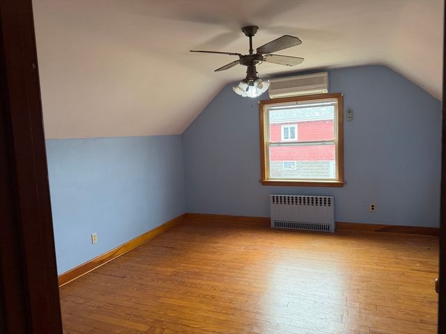 30 Gray St, Somerset, MA 02726