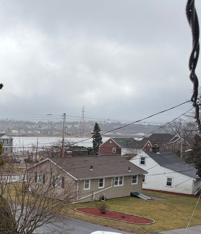 30 Gray St, Somerset, MA 02726