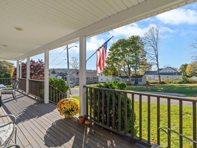 30 Gray St, Somerset, MA 02726