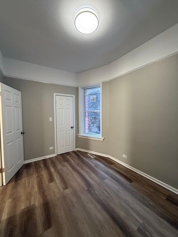 7144 S Saint Lawrence Avenue, Chicago, IL 60619