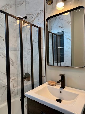 7144 S Saint Lawrence Avenue, Chicago, IL 60619