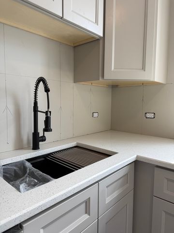 7144 S Saint Lawrence Avenue, Chicago, IL 60619