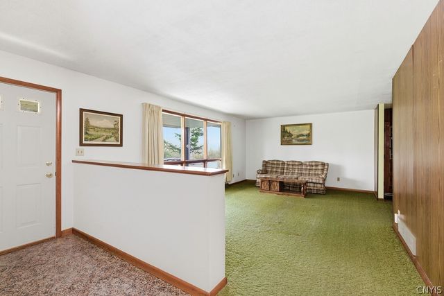 4960 Orangeport Road, Clay, NY 13029