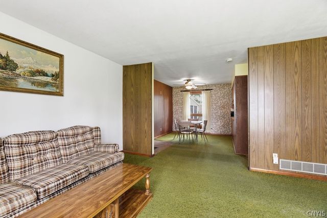 4960 Orangeport Road, Clay, NY 13029