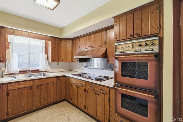 4960 Orangeport Road, Clay, NY 13029