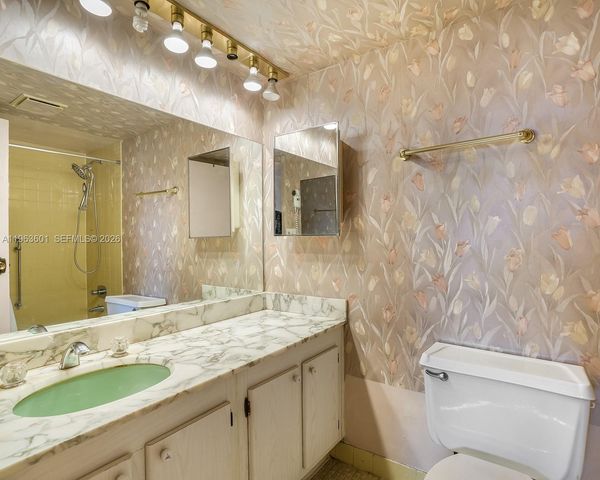 2900 NW 48th Terrace 117, Lauderdale Lakes, FL 33313