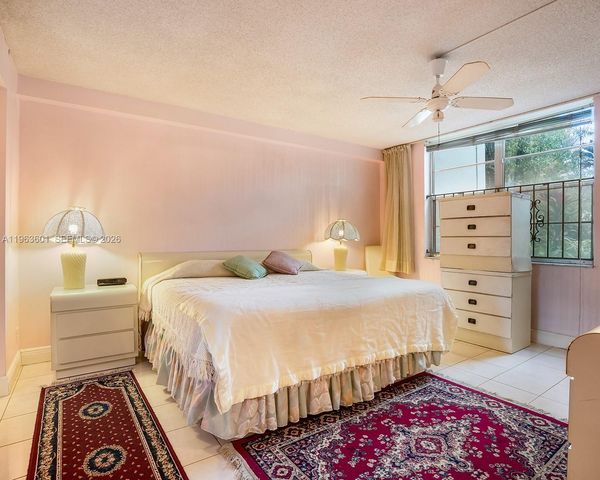 2900 NW 48th Terrace 117, Lauderdale Lakes, FL 33313