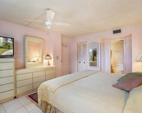 2900 NW 48th Terrace 117, Lauderdale Lakes, FL 33313