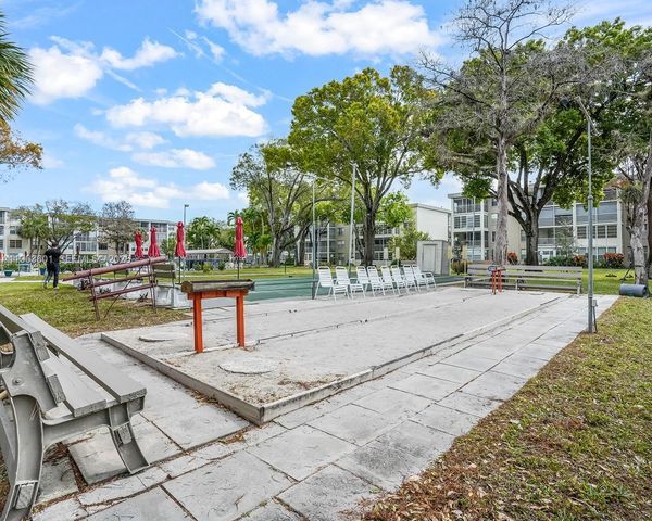2900 NW 48th Terrace 117, Lauderdale Lakes, FL 33313