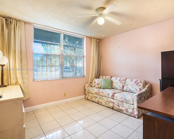 2900 NW 48th Terrace 117, Lauderdale Lakes, FL 33313