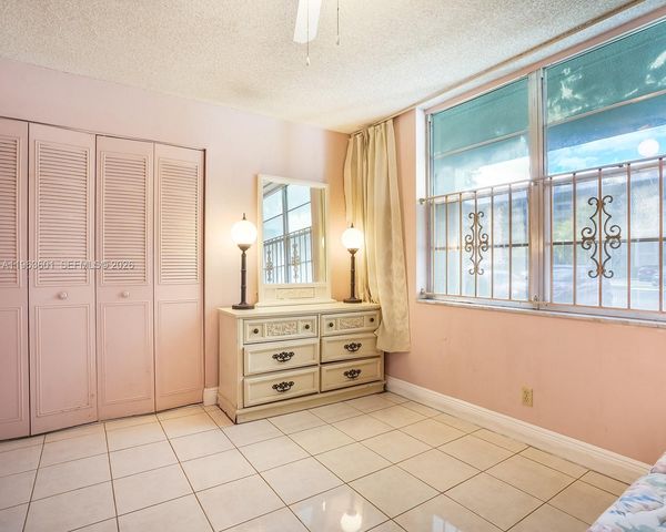 2900 NW 48th Terrace 117, Lauderdale Lakes, FL 33313