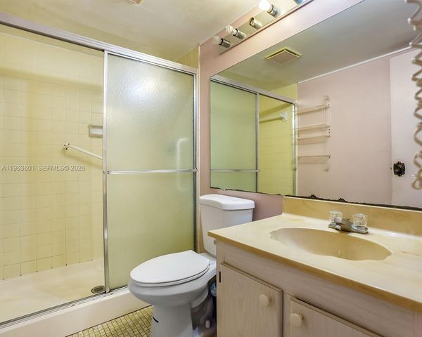 2900 NW 48th Terrace 117, Lauderdale Lakes, FL 33313