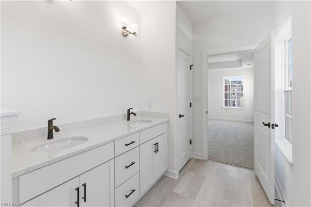 700 Crestfield DR, Chesapeake, VA 23320