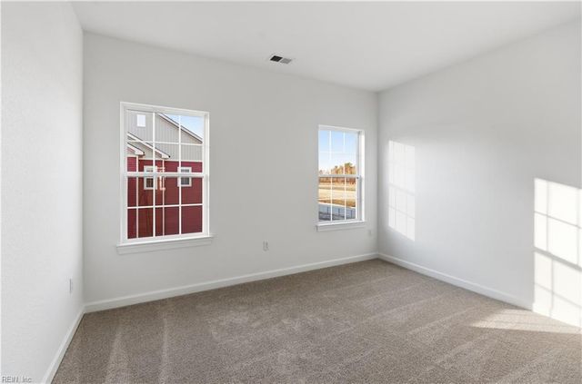 700 Crestfield DR, Chesapeake, VA 23320