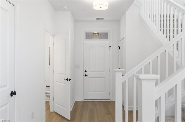 700 Crestfield DR, Chesapeake, VA 23320