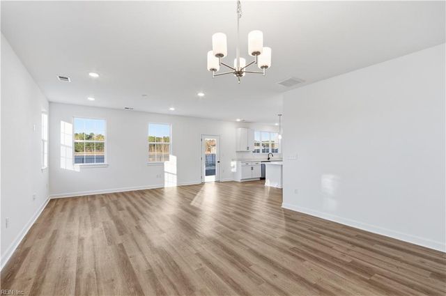 700 Crestfield DR, Chesapeake, VA 23320