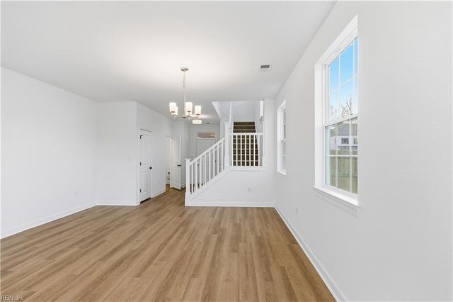 700 Crestfield DR, Chesapeake, VA 23320