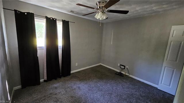 3332 Stilworken DR, Chesapeake, VA 23321