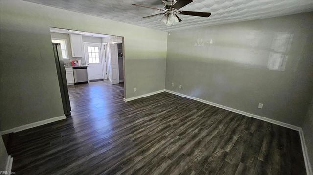 3332 Stilworken DR, Chesapeake, VA 23321