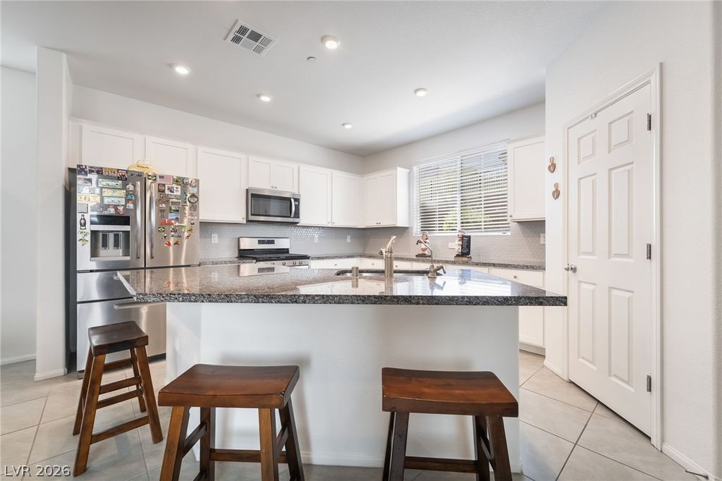1371 Graphite Avenue, Henderson, NV 89002 — photo 4