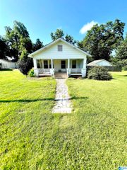 703 HAND STREET, Clanton, AL 35045