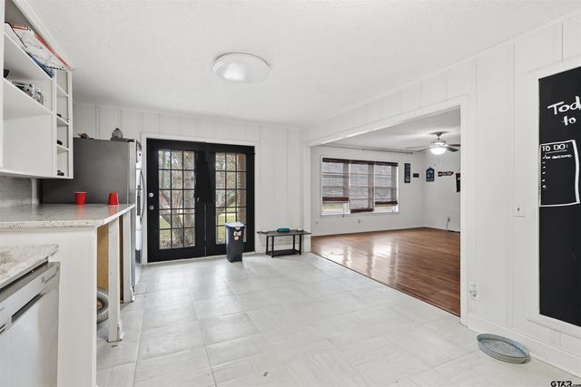 1714 E 1st St, Mt Pleasant, TX 75455