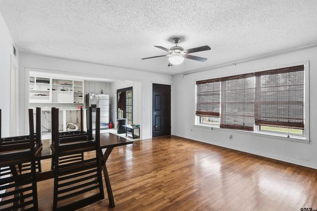 1714 E 1st St, Mt Pleasant, TX 75455