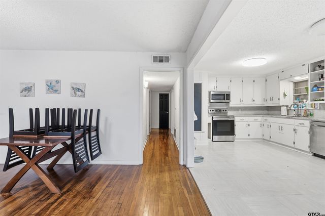 1714 E 1st St, Mt Pleasant, TX 75455