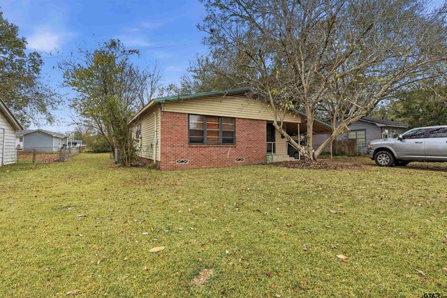 1714 E 1st St, Mt Pleasant, TX 75455