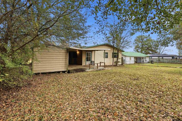 1714 E 1st St, Mt Pleasant, TX 75455