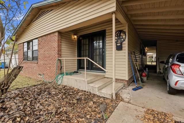 1714 E 1st St, Mt Pleasant, TX 75455