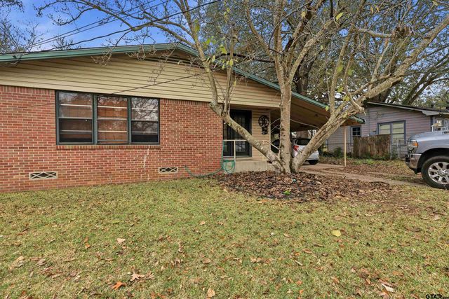 1714 E 1st St, Mt Pleasant, TX 75455