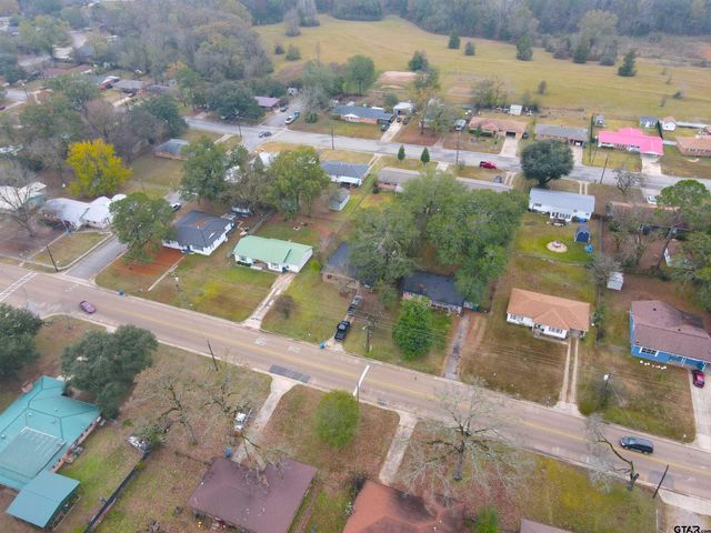 1714 E 1st St, Mt Pleasant, TX 75455