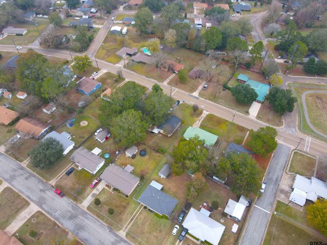 1714 E 1st St, Mt Pleasant, TX 75455