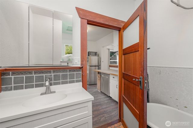 4406 6th Avenue NW, Seattle, WA 98107