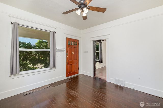 4406 6th Avenue NW, Seattle, WA 98107