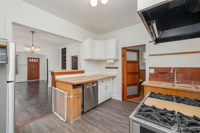 4406 6th Avenue NW, Seattle, WA 98107