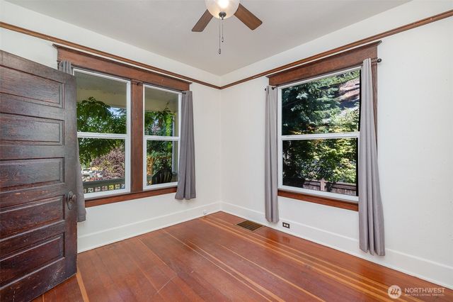 4406 6th Avenue NW, Seattle, WA 98107