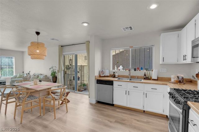 7212 Platinum Peak Avenue, Las Vegas, NV 89129