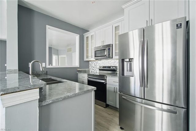 3232 Silver Sands Cir Apt 201, Virginia Beach, VA 23451