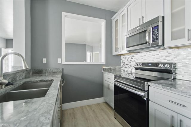 3232 Silver Sands Cir Apt 201, Virginia Beach, VA 23451