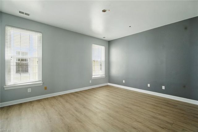 3232 Silver Sands Cir Apt 201, Virginia Beach, VA 23451