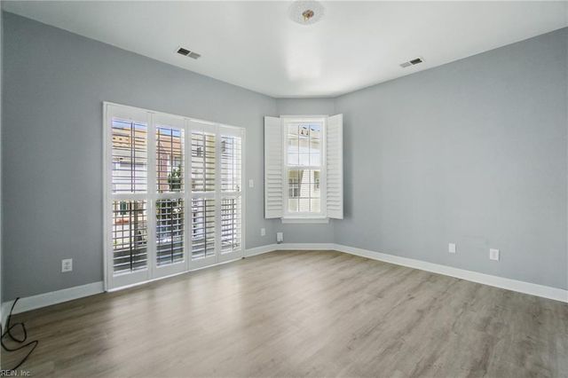 3232 Silver Sands Cir Apt 201, Virginia Beach, VA 23451