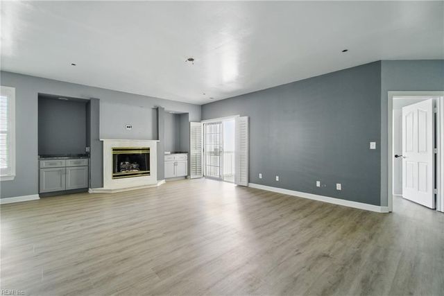 3232 Silver Sands Cir Apt 201, Virginia Beach, VA 23451