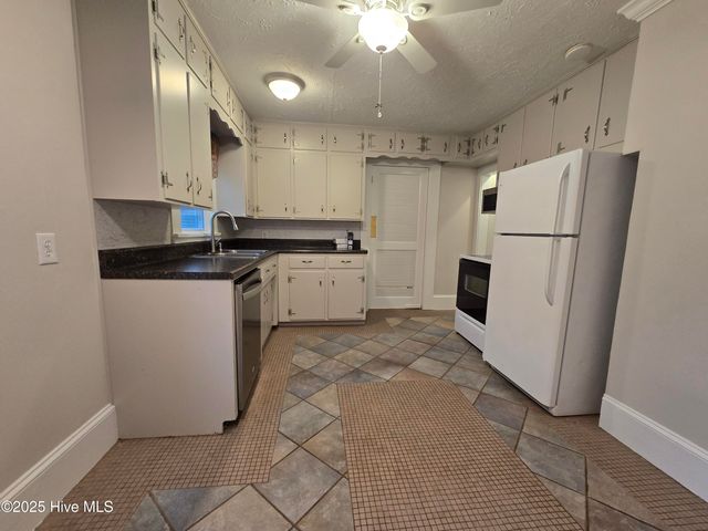 903 Raleigh Street, Elizabeth City, NC 27909