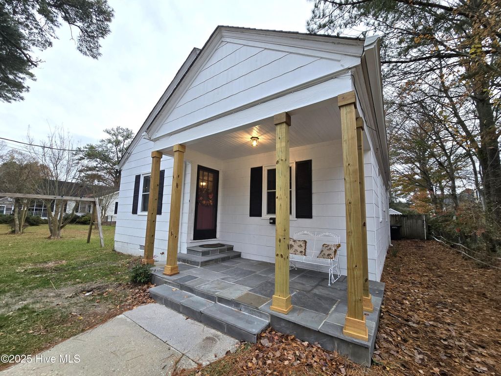 903 Raleigh Street, Elizabeth City, NC 27909