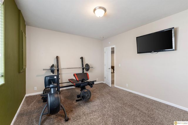 19887 I Street, Omaha, NE 68135