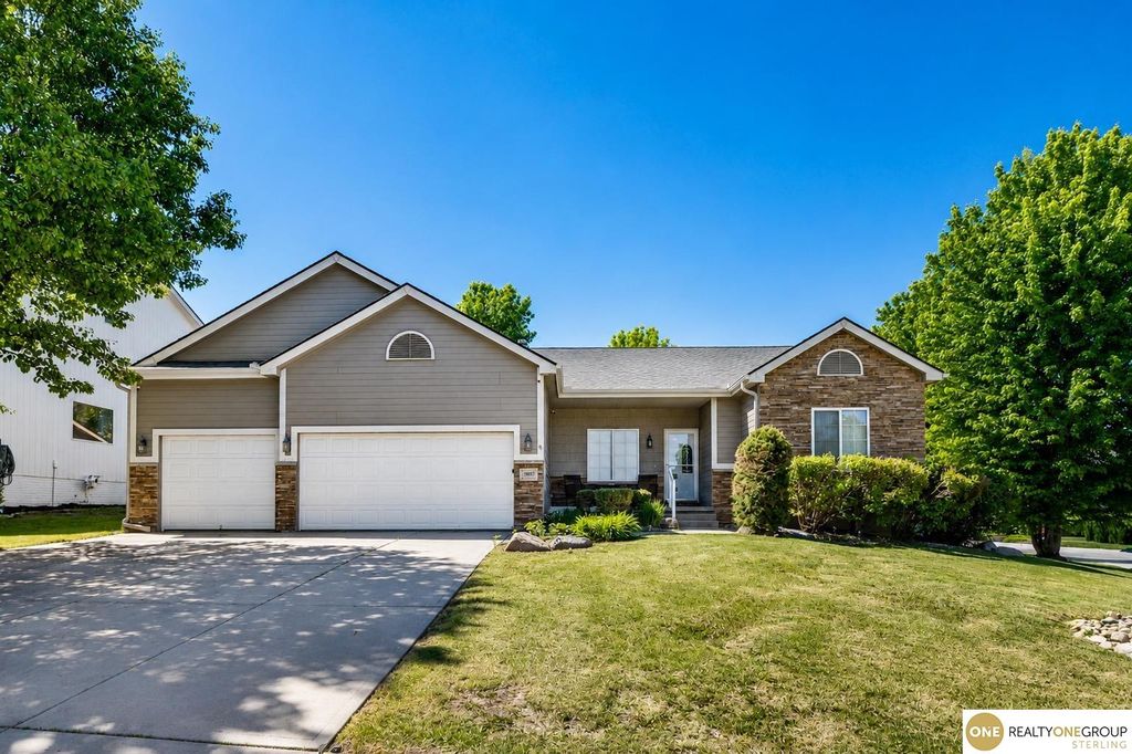 19887 I Street, Omaha, NE 68135